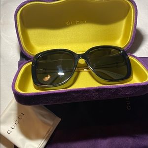Gucci sunglasses! Rarely worn! Store bought.